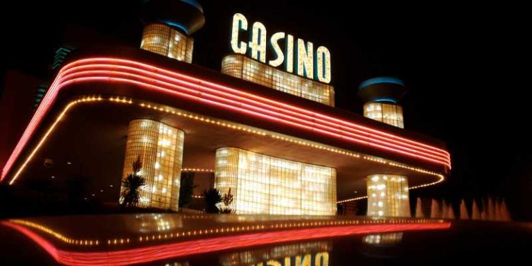 Không Gian và Thiết Kế Của Casino